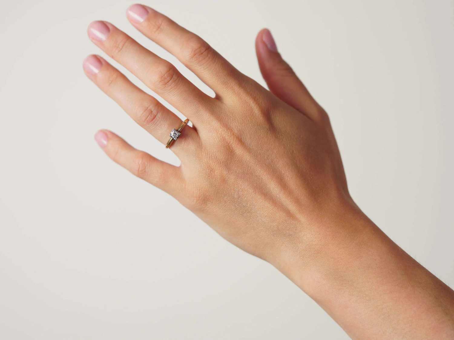 Art Deco 14ct Gold & Platinum Diamond Solitaire Ring 4 Art Deco 14ct Gold & Platinum Diamond Solitaire Ring - Image 2