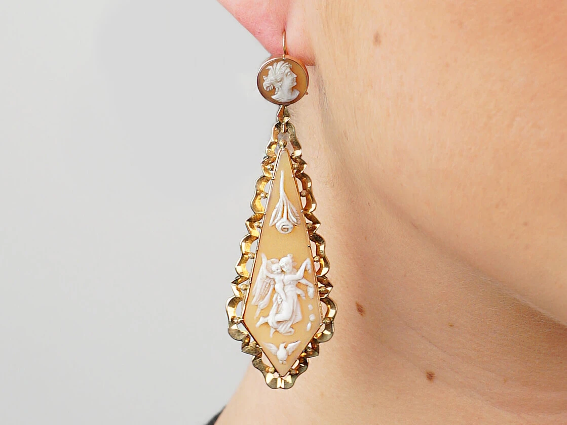 Victorian 18ct Gold Long Drop Cameo Earrings Of Guardian Angels 9 Victorian 18ct Gold Long Drop Cameo Earrings Of Guardian Angels - Image 7