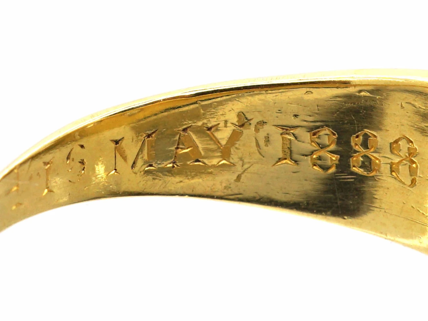 Victorian 18ct Gold, Three Stone Old Mine Cut Diamond Rub Over Set Ring 8 Victorian 18ct Gold, Three Stone Old Mine Cut Diamond Rub Over Set Ring - Image 6