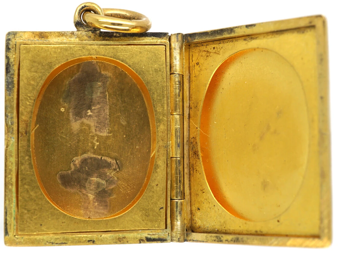 Victorian 18ct Gold Rectangular Double Opening Locket 4 Victorian 18ct Gold Rectangular Double Opening Locket - Image 2