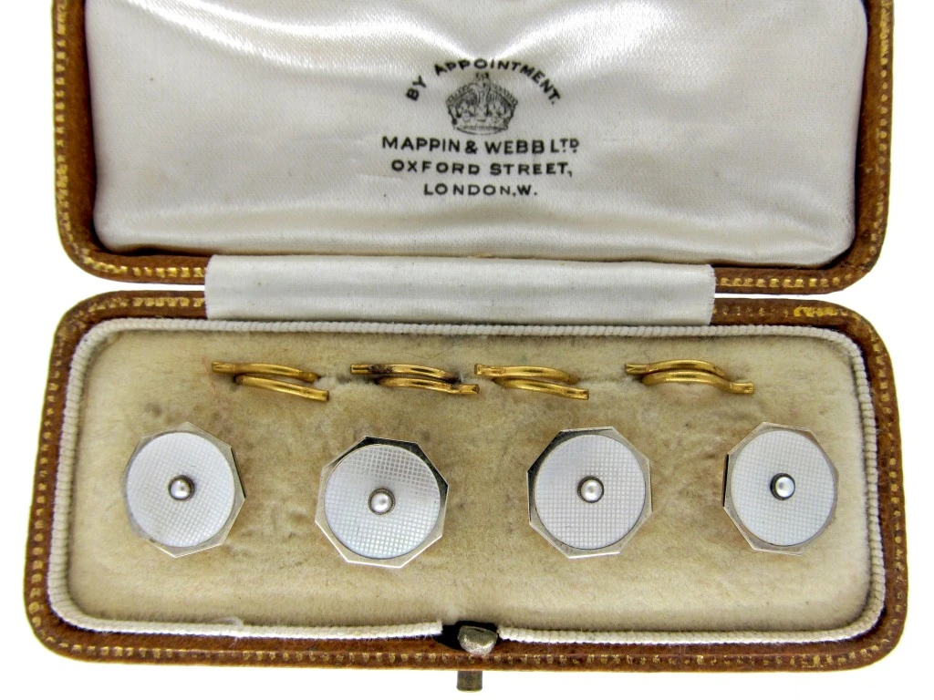 Set Of Four 9ct Yellow & White Gold Buttons In Case 3 Set Of Four 9ct Yellow & White Gold Buttons In Case