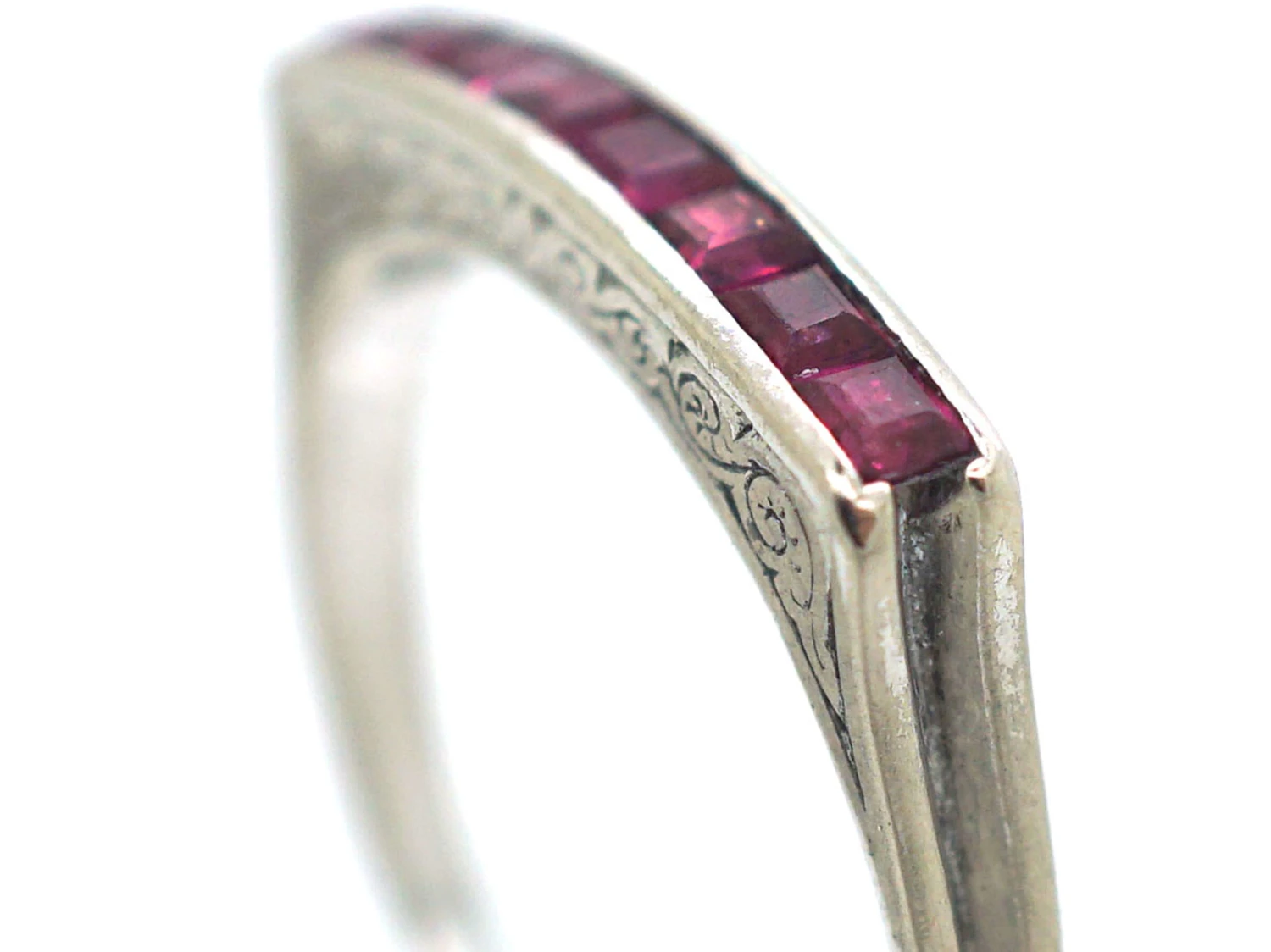 Art Deco 18ct White Gold & Ruby Half Eternity Ring 5 Art Deco 18ct White Gold & Ruby Half Eternity Ring - Image 3