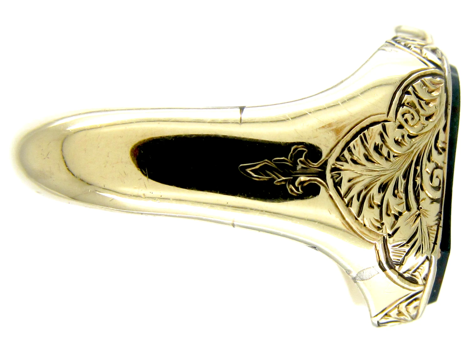 Shield Shaped Gold & Bloodstone Signet Ring 6 Shield Shaped Gold & Bloodstone Signet Ring - Image 4