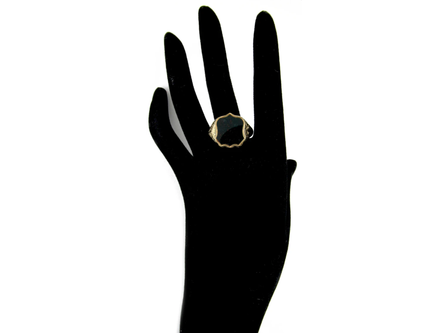 Shield Shaped Gold & Bloodstone Signet Ring 8 Shield Shaped Gold & Bloodstone Signet Ring - Image 6