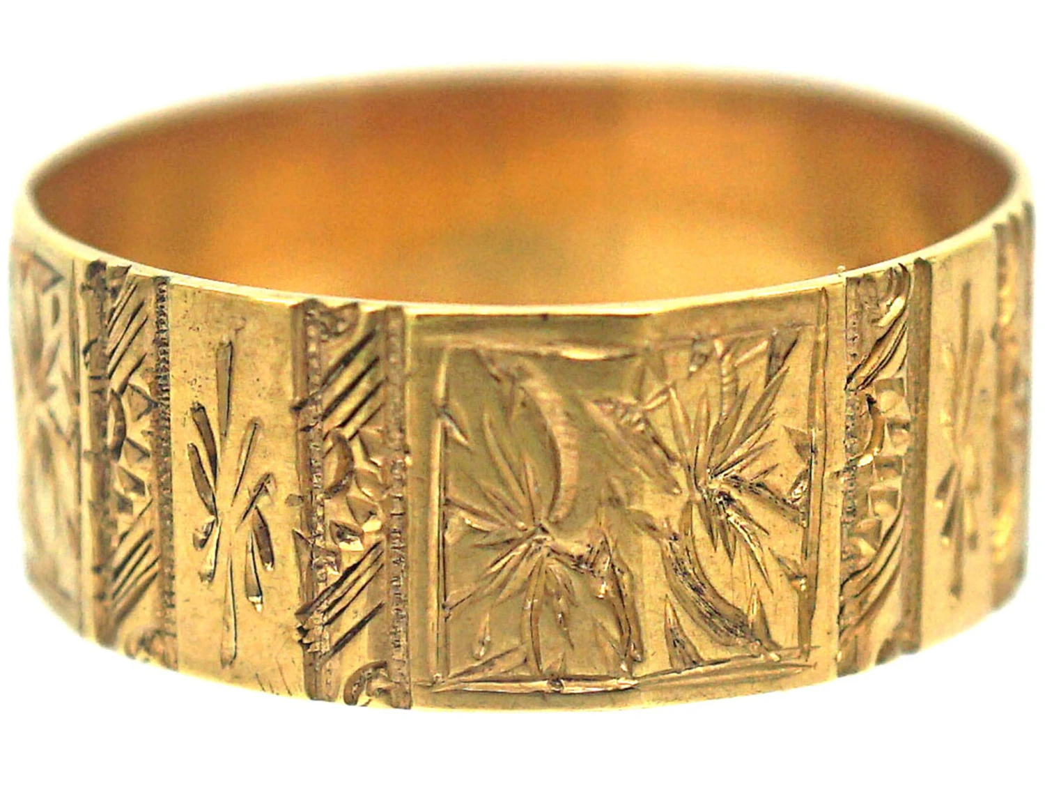 Edwardian Large 9ct Gold Wide Engraved Wedding Ring 7 Edwardian Large 9ct Gold Wide Engraved Wedding Ring - Image 5