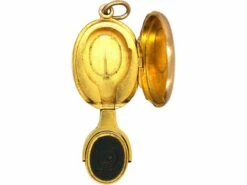 Victorian 15ct Gold Locket With Hinged Seal Inside -Antique Jewellery Company 18c7bab6 dsc09058 scaled 1