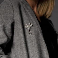 Edwardian Articulated Bow Brooch Set With Diamonds & Natural Pearls 10 Edwardian Articulated Bow Brooch Set With Diamonds & Natural Pearls -Antique Jewellery Company 1a1 3