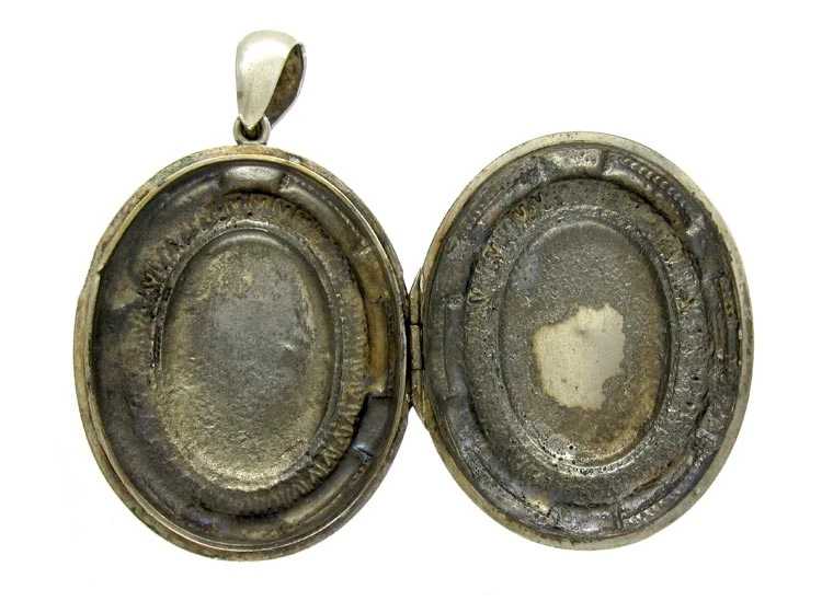 Silver Victorian Double Sided Engraved Locket 4 Silver Victorian Double Sided Engraved Locket - Image 2