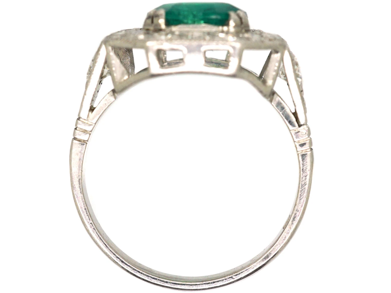 Art Deco 18ct White Gold, Columbian Emerald & Diamond Ring 6 Art Deco 18ct White Gold, Columbian Emerald & Diamond Ring - Image 4