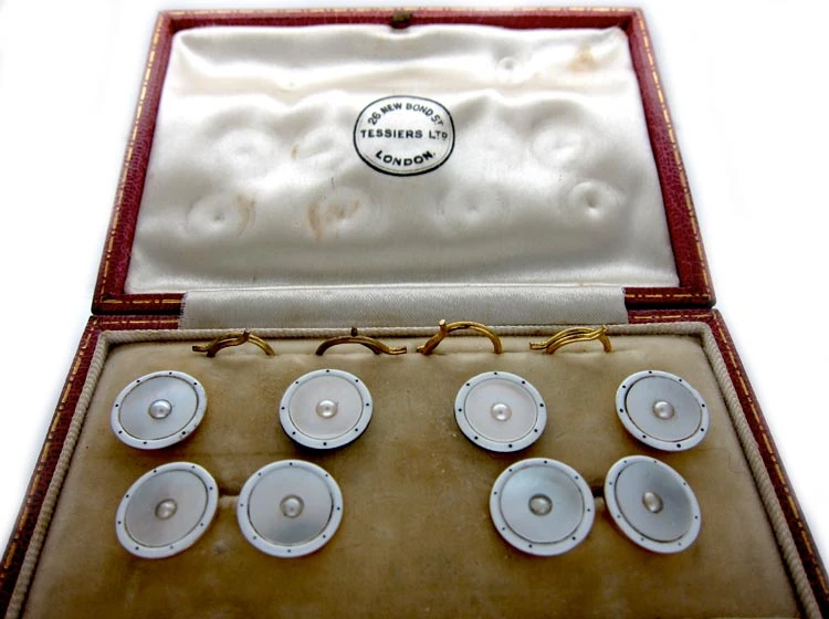 9ct Cufflinks & Studs Set In Original Case 5 9ct Cufflinks & Studs Set In Original Case - Image 3