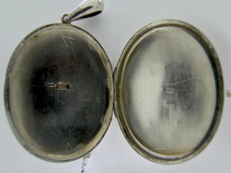 Victorian Silver Locket 4 Victorian Silver Locket - Image 2