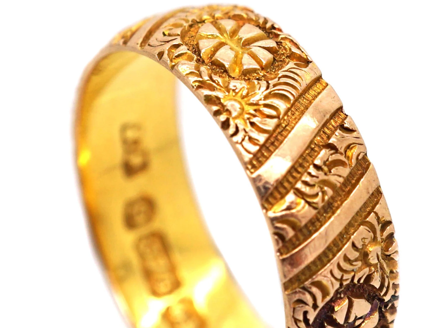 Victorian 9ct Gold Wedding Band With Incised Flower Decoration 4 Victorian 9ct Gold Wedding Band With Incised Flower Decoration - Image 2