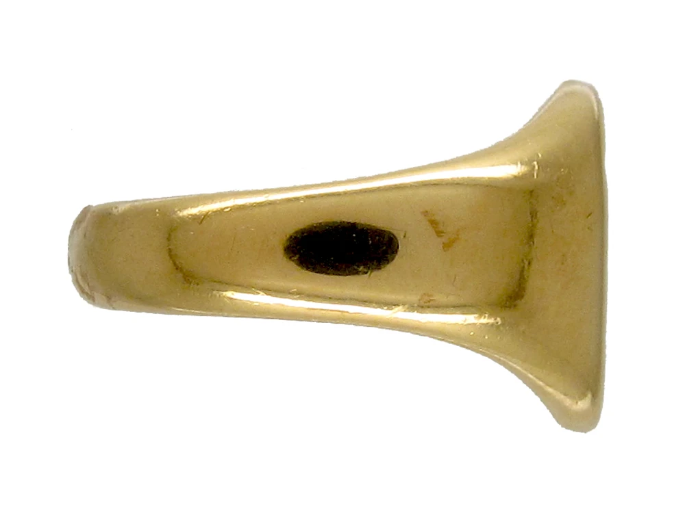 18ct Gold Pegasus Signet Ring 6 18ct Gold Pegasus Signet Ring - Image 4