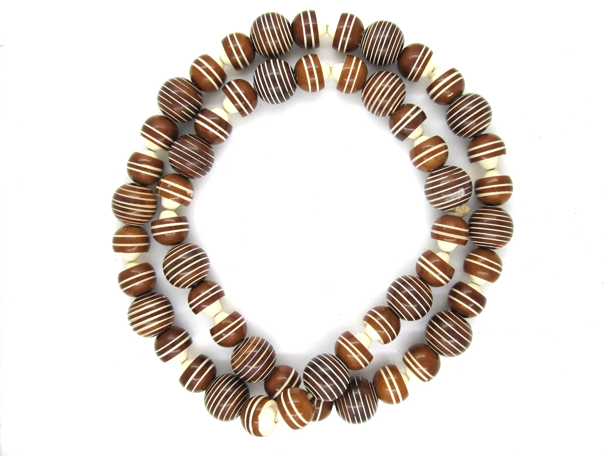 Art Deco Brown & Cream Bakelite Necklace 4 Art Deco Brown & Cream Bakelite Necklace - Image 2