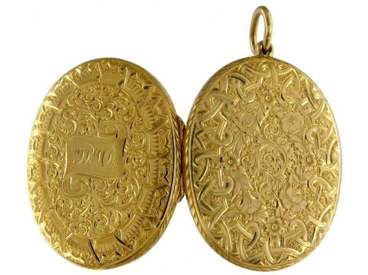 18ct Gold Victorian Oval Engraved Locket 7 18ct Gold Victorian Oval Engraved Locket - Image 5