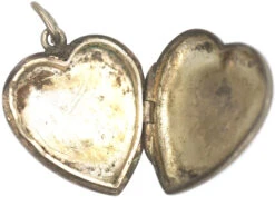 Silver Heart Locket With Engraved Flower & Leaves 6 Silver Heart Locket With Engraved Flower & Leaves -Antique Jewellery Company 3734f600 dsc08438 scaled 1