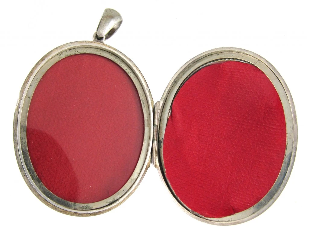 Engraved Victorian Silver Locket Pendant 5 Engraved Victorian Silver Locket Pendant - Image 3