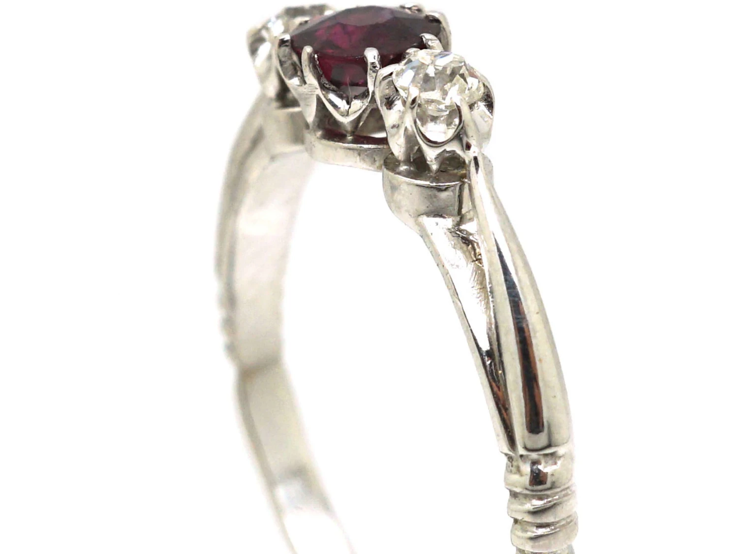 Early 20th Century 18ct White Gold, Ruby & Diamond Three Stone Ring 4 Early 20th Century 18ct White Gold, Ruby & Diamond Three Stone Ring - Image 2