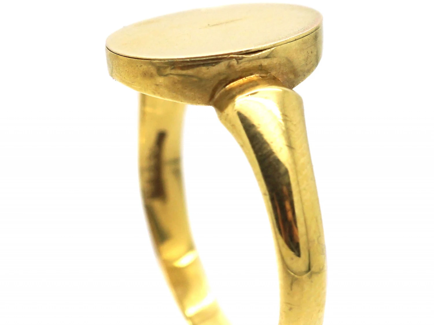 Edwardian 9ct Gold Signet Ring With Hinged Hidden Locket 5 Edwardian 9ct Gold Signet Ring With Hinged Hidden Locket - Image 3