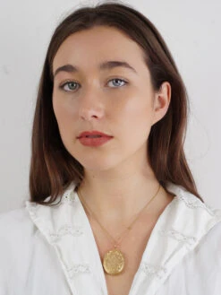 18ct Gold Victorian Oval Engraved Locket 9 18ct Gold Victorian Oval Engraved Locket -Antique Jewellery Company 4d90874d nsf07385