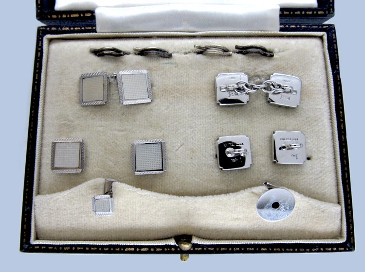 9ct White Gold & Mother Of Pearl Cufflinks, Buttons & Studs Set 4 9ct White Gold & Mother Of Pearl Cufflinks, Buttons & Studs Set - Image 2