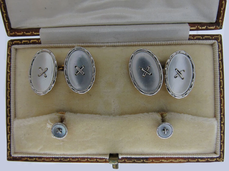 Mother Of Pearl 9ct White & Yellow Cufflinks & Studs 5 Mother Of Pearl 9ct White & Yellow Cufflinks & Studs - Image 3