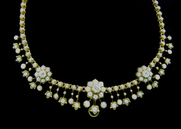 Split-Pearl & Diamond Necklace 4 Split-Pearl & Diamond Necklace - Image 2