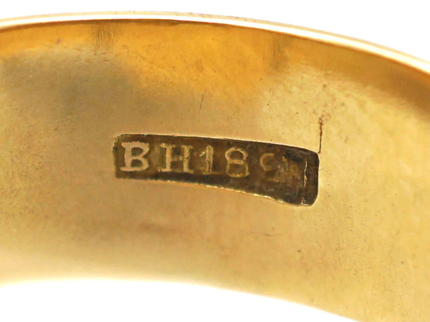 Victorian 18ct Signet Ring With Buckle Detail 9 Victorian 18ct Signet Ring With Buckle Detail - Image 7