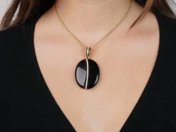 Victorian 18ct Gold & Banded Onyx Oval Pendant With Locket Back 11 Victorian 18ct Gold & Banded Onyx Oval Pendant With Locket Back -Antique Jewellery Company 640980bc nsf09475