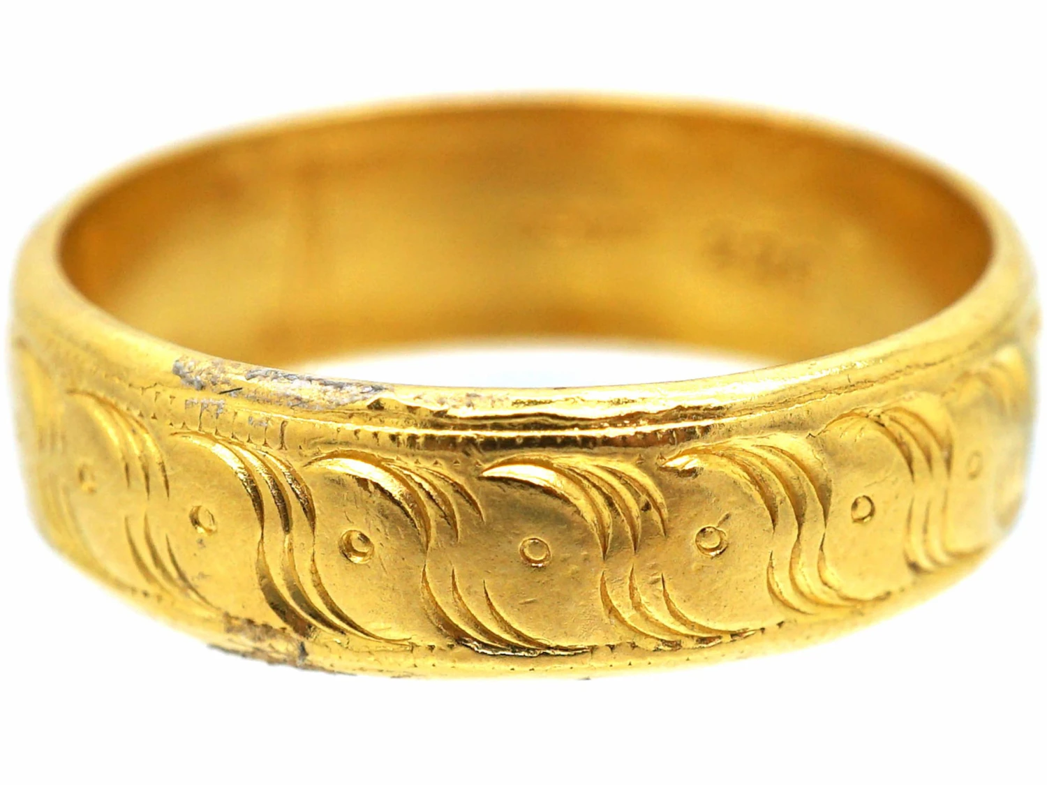 22ct Gold Wedding Ring With Celtic Motif 7 22ct Gold Wedding Ring With Celtic Motif - Image 5