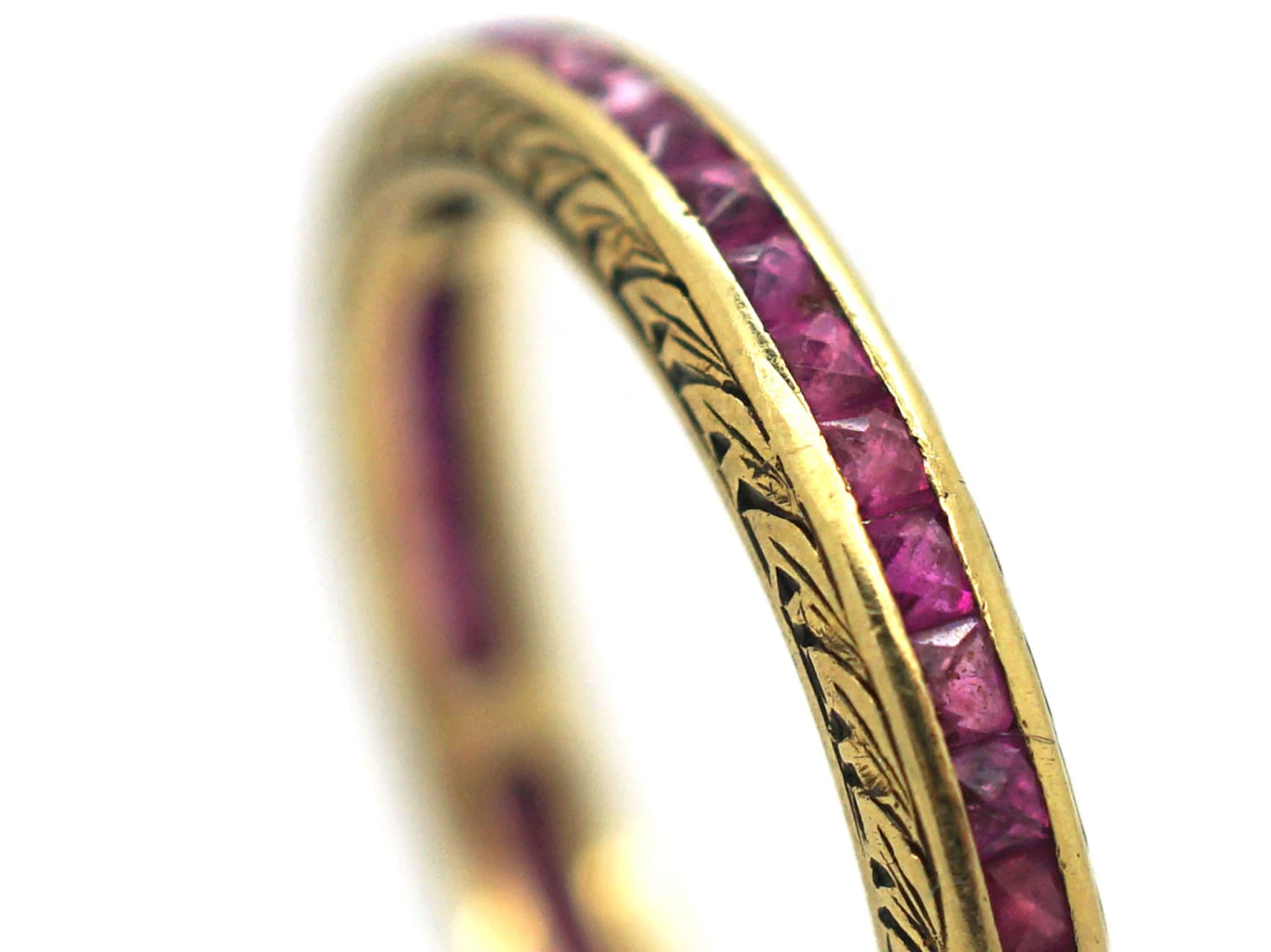 Art Deco 18ct Gold & Ruby Eternity Ring 5 Art Deco 18ct Gold & Ruby Eternity Ring - Image 3