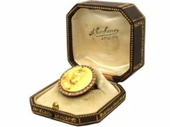 Art Nouveau 18ct Gold Brooch Of A Lady Set With Diamonds In Original Case 8 Art Nouveau 18ct Gold Brooch Of A Lady Set With Diamonds In Original Case -Antique Jewellery Company 68f8ebae dsc01063 scaled 1