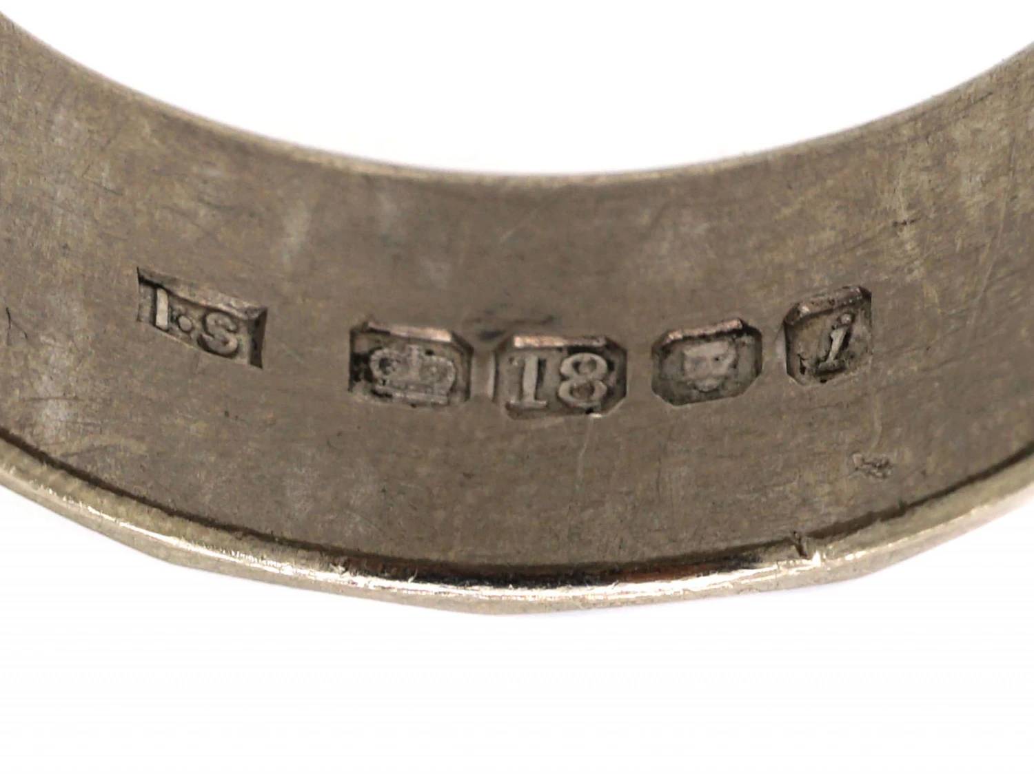 18ct White Gold Wide Wedding Ring With Flower & Diamond Motifs 7 18ct White Gold Wide Wedding Ring With Flower & Diamond Motifs - Image 5