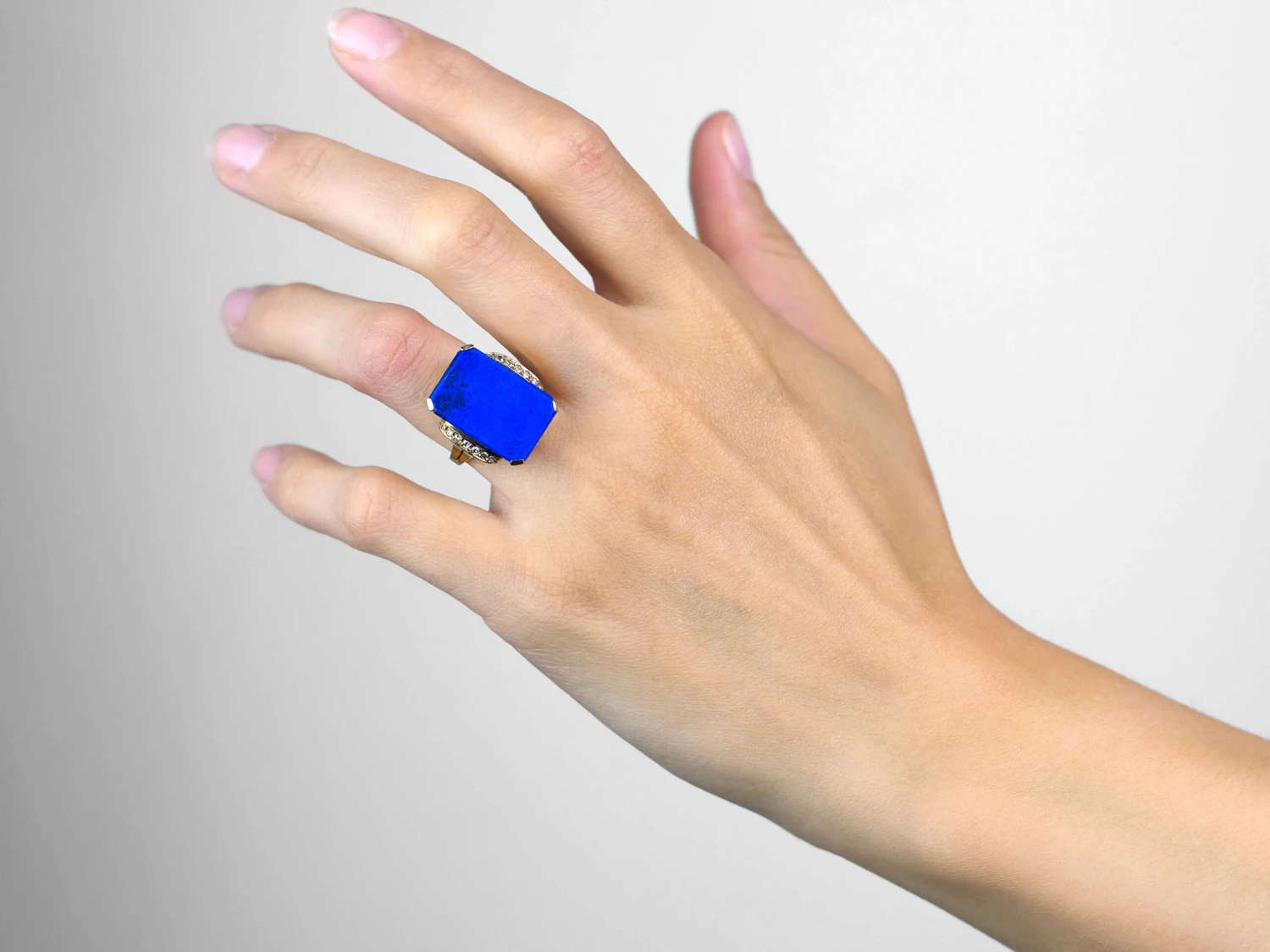 14ct Gold Lapis & Diamond Tablet Ring 4 14ct Gold Lapis & Diamond Tablet Ring - Image 2