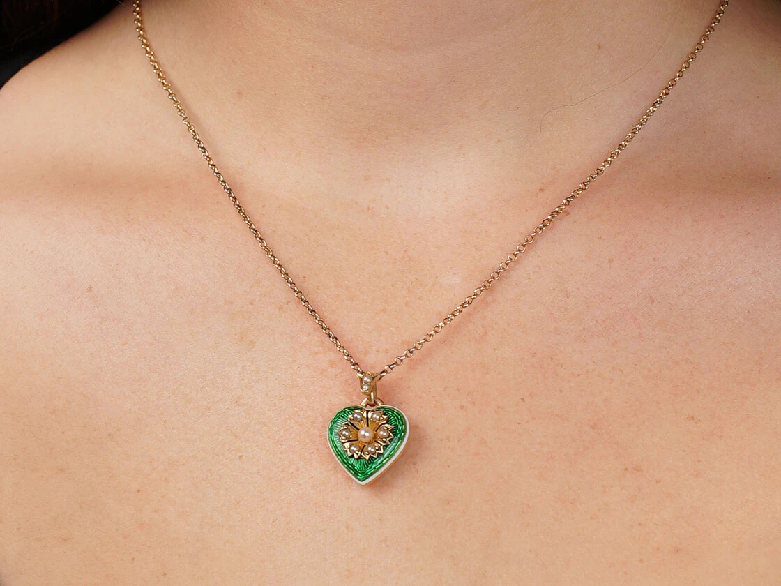 Edwardian 15ct Gold, Enamel & Natural Split Pearl Heart Pendant With Locket Back 7 Edwardian 15ct Gold, Enamel & Natural Split Pearl Heart Pendant With Locket Back - Image 5