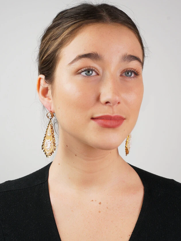 Victorian 18ct Gold Long Drop Cameo Earrings Of Guardian Angels 4 Victorian 18ct Gold Long Drop Cameo Earrings Of Guardian Angels - Image 2