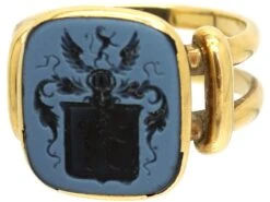 Victorian 18ct Gold Signet Ring With Banded Onyx Intaglio Of A Crest 15 Victorian 18ct Gold Signet Ring With Banded Onyx Intaglio Of A Crest -Antique Jewellery Company 8495131a dsc02337 scaled 1