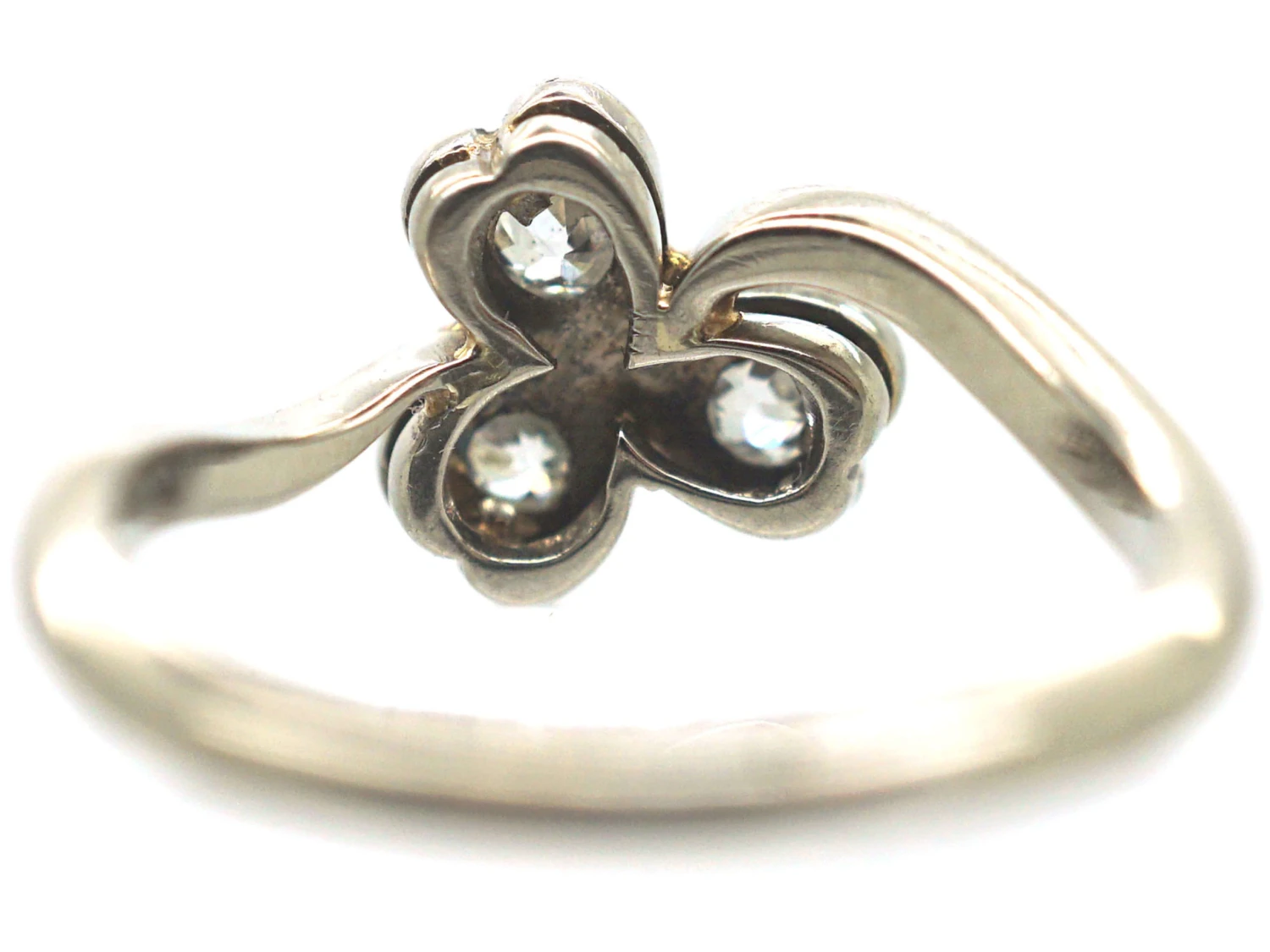 Edwardian 18ct White Gold & Platinum, Diamond Three Leaf Clover Ring 7 Edwardian 18ct White Gold & Platinum, Diamond Three Leaf Clover Ring - Image 5