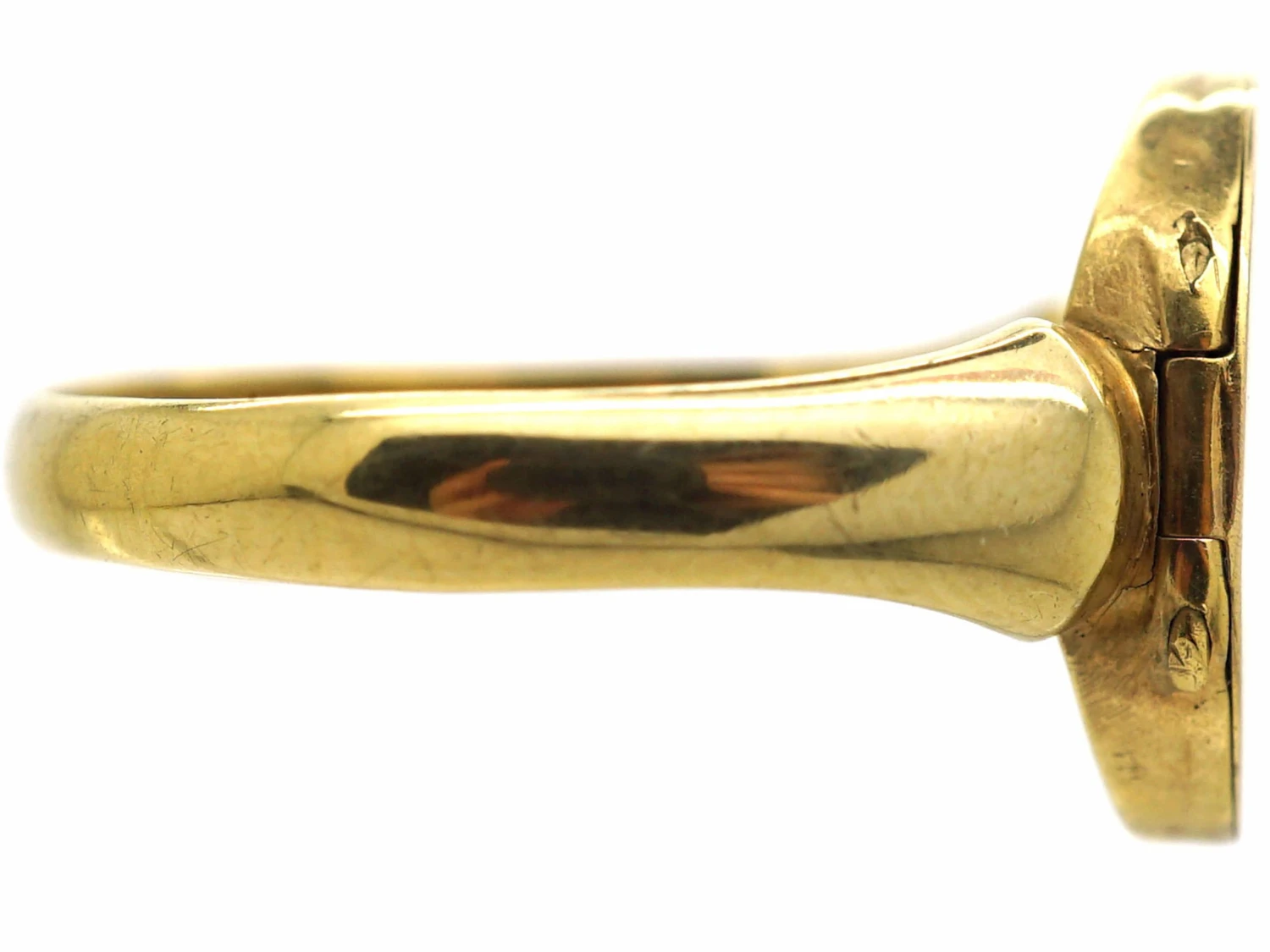 Edwardian 9ct Gold Signet Ring With Hinged Hidden Locket 8 Edwardian 9ct Gold Signet Ring With Hinged Hidden Locket - Image 6