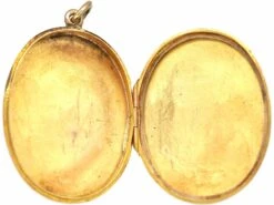 Edwardian 9ct Gold Locket With Swallow & Rose Garland Motif 7 Edwardian 9ct Gold Locket With Swallow & Rose Garland Motif -Antique Jewellery Company 8fb7b210 dsc08138 scaled 1
