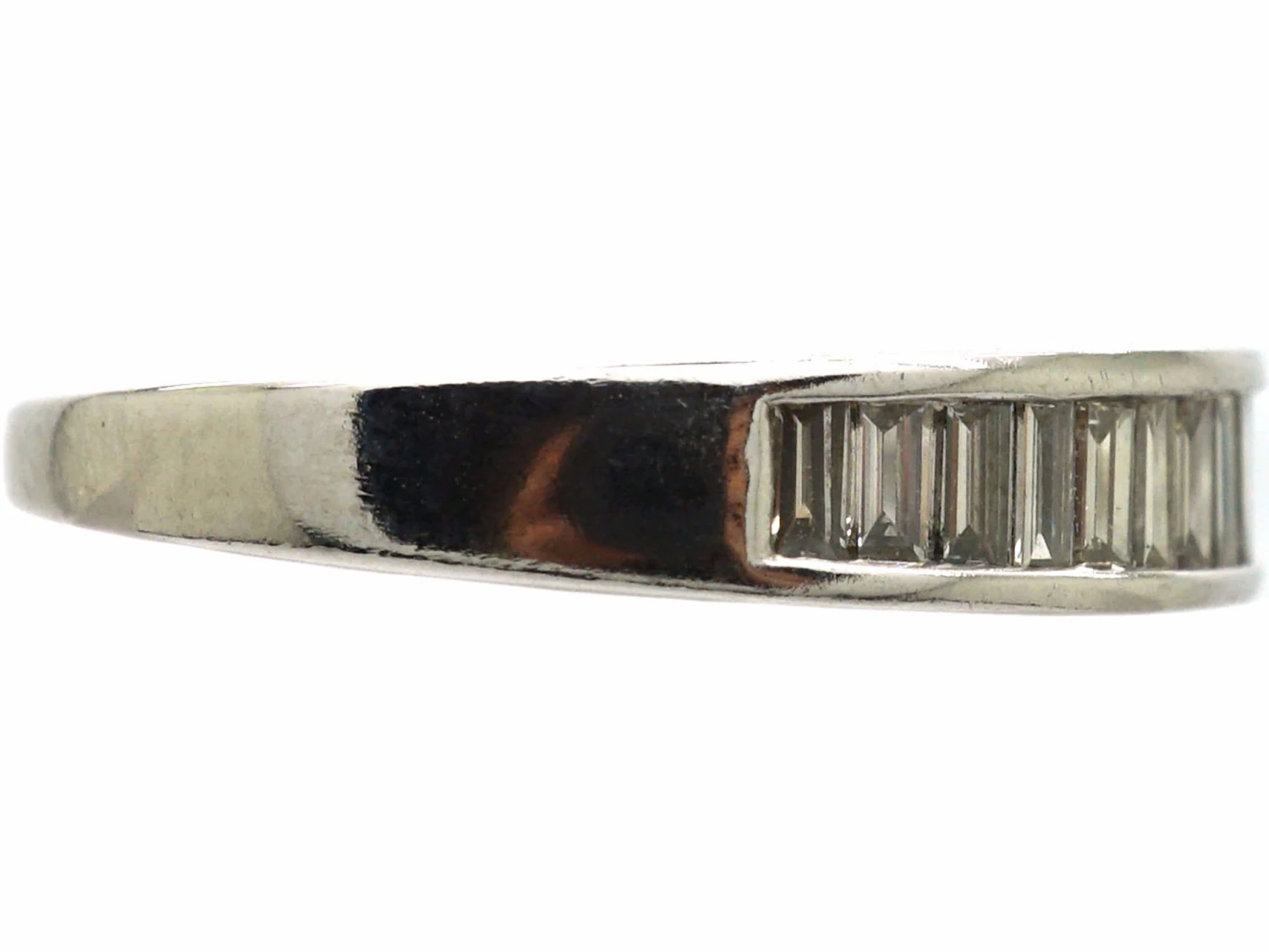 18ct White Gold Ring Set With Baguette Diamonds 7 18ct White Gold Ring Set With Baguette Diamonds - Image 5