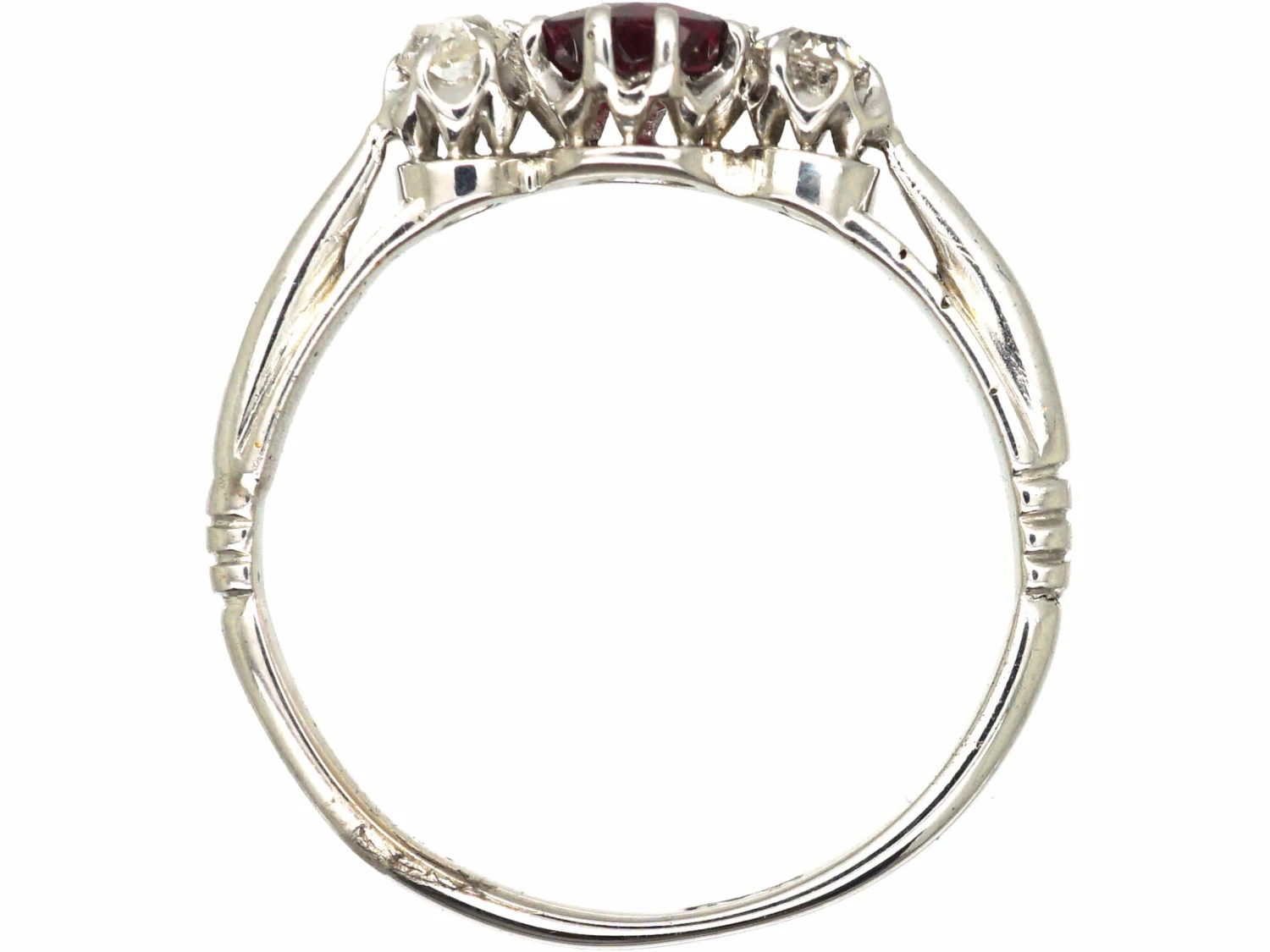 Early 20th Century 18ct White Gold, Ruby & Diamond Three Stone Ring 5 Early 20th Century 18ct White Gold, Ruby & Diamond Three Stone Ring - Image 3