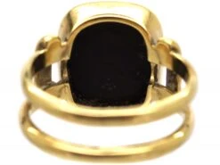 Victorian 18ct Gold Signet Ring With Banded Onyx Intaglio Of A Crest 13 Victorian 18ct Gold Signet Ring With Banded Onyx Intaglio Of A Crest -Antique Jewellery Company 9650f712 dsc02325 scaled 1