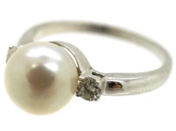 18ct White Gold Pearl & Diamond Ring 17 18ct White Gold Pearl & Diamond Ring -Antique Jewellery Company DSC00601