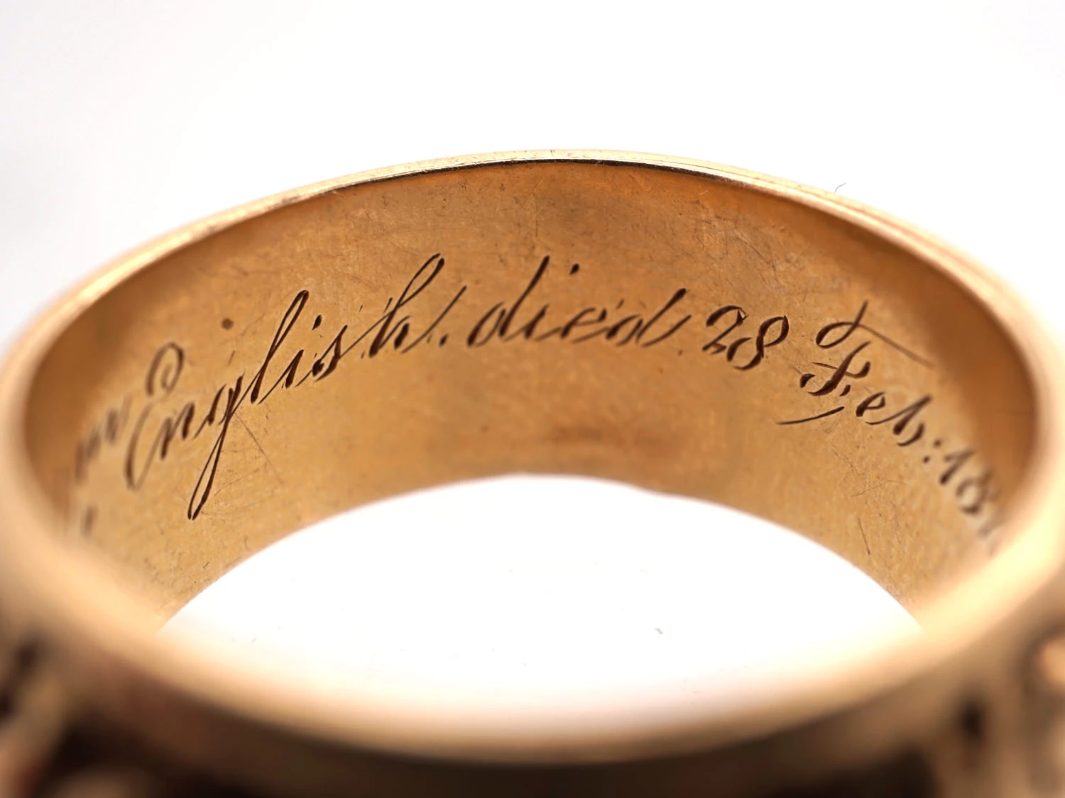 18ct Gold Memorial Ring Dated 1843 9 18ct Gold Memorial Ring Dated 1843 - Image 7
