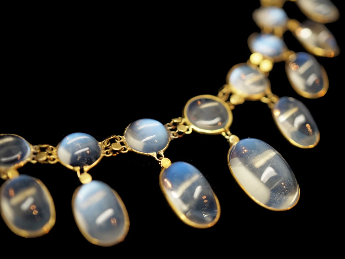 Edwardian 15ct Gold Moonstone Festoon Necklace 7 Edwardian 15ct Gold Moonstone Festoon Necklace - Image 5