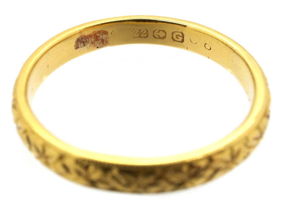 22ct Engraved Wedding Ring 4 22ct Engraved Wedding Ring - Image 2