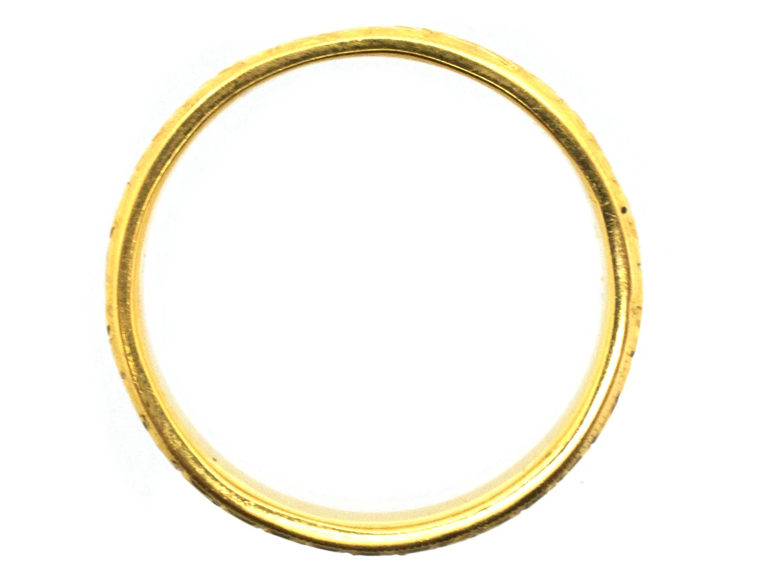 22ct Engraved Wedding Ring 6 22ct Engraved Wedding Ring - Image 4