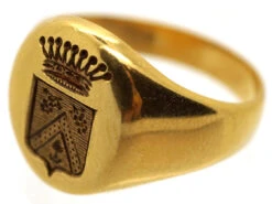 French 18ct Gold Signet Ring With Engraved Crest 15 French 18ct Gold Signet Ring With Engraved Crest -Antique Jewellery Company DSC00895