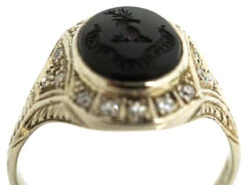 Art Deco 18ct White Gold Signet Ring With Onyx Crest Intaglio -Antique Jewellery Company DSC01261 1